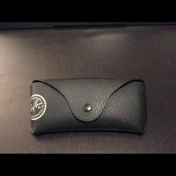 Ray-Ban Wayfarer Sunglasses - Picture 4 of 4